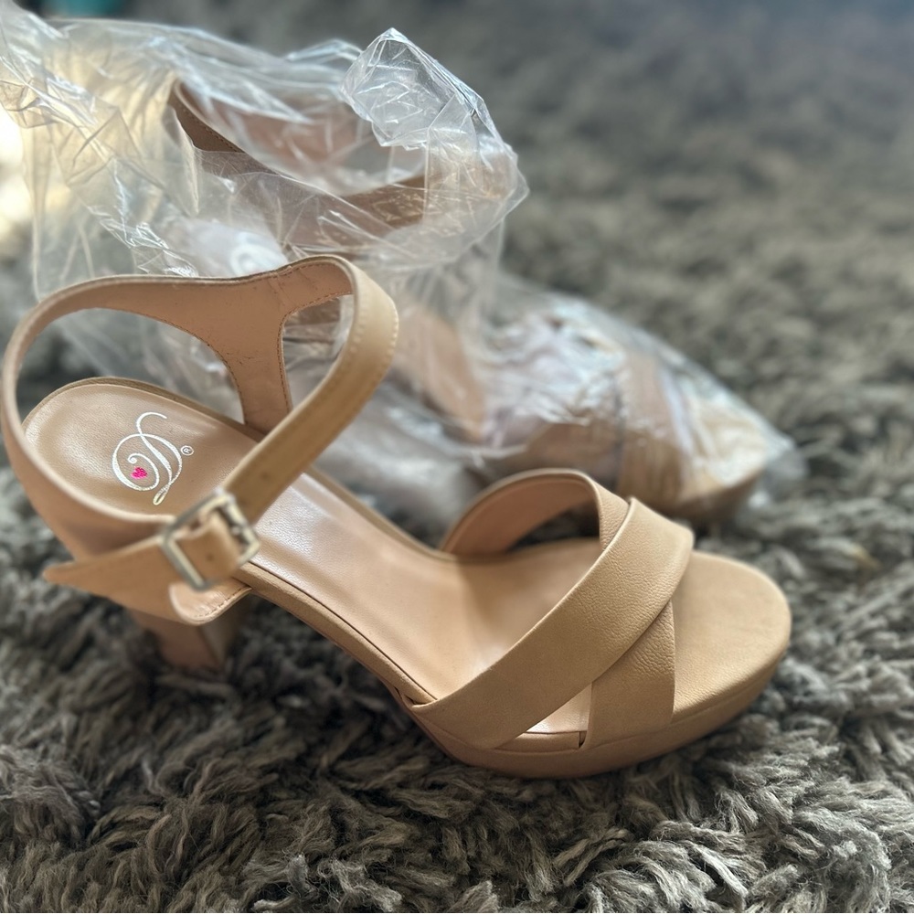 Women’s size 9 Heel (wedding, prom,formal)